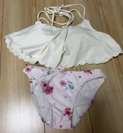 水着　ホワイト　白　花柄のサムネイル
