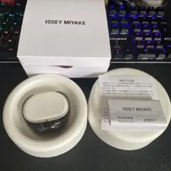 【ISSEI MIYAKE】バングルウォッチ　O イッセイミヤケ　腕時計のサムネイル