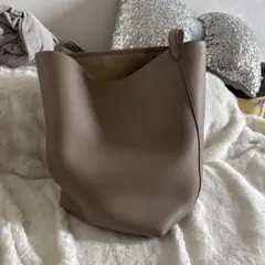 2026年最新】the row park tote largeの人気アイテム - メルカリ