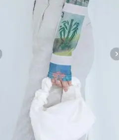 美品フリルハンドバックのサムネイル