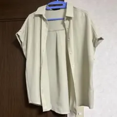 GU 半袖シャツ ライトベージュ