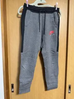 Item thumbnail for item 2f3de739-89d2-4700-ac83-43cb6bf7e12e