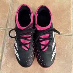 サッカースパイク22.5cm アディダス プレデター