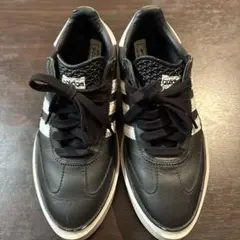 adidas ブラック/ホワイト 厚底スニーカー