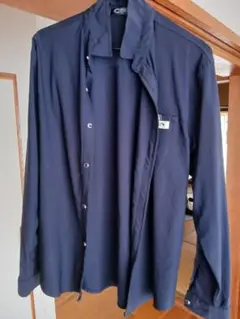 値下げしました‼️HUAQUAN 1985 ネイビー長袖シャツ
