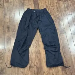 ブラックナイロンパンツ Mサイズ