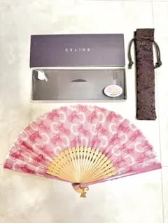 【美品】CELINE 扇子 総柄 ブラゾン マカダム トリオンフ専用ケース付き 美品】CELINE 扇子 総柄 ブラゾン マカダム トリオンフ専用