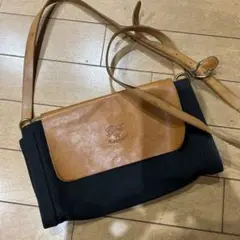 イルビゾンテ　ショルダーバッグ 黒と茶色 キャンバス レザー