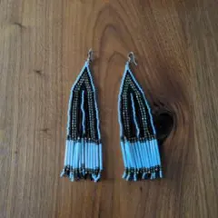 ビーズロングピアス ホワイト×ブラック×ゴールド
