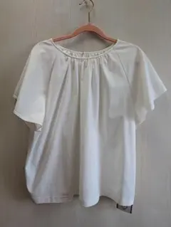 Tiara　ホワイト フレアスリーブ Tシャツのサムネイル