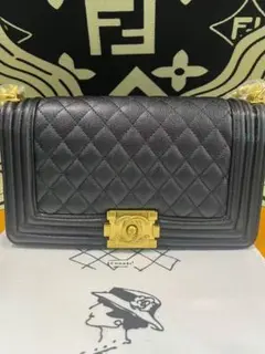 CHANELクロスボディバッグ