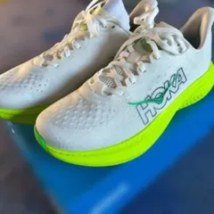 ホカオネオネ　HOKA MACH 6 ランニングシューズ