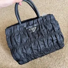 PRADA プラダ ギャザー ホワイト フラップ ショルダーバッグ - メルカリ