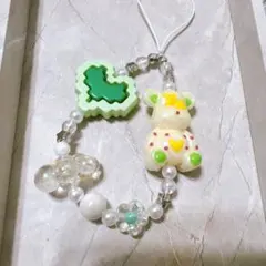 カラフルクマとハートのビーズストラップ
