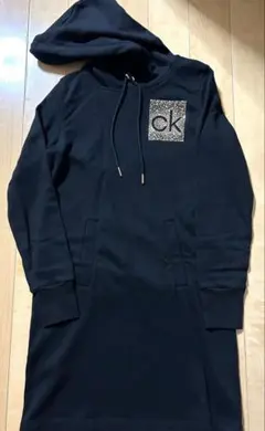 カルバンクライン　フード付きスウェットワンピース　ブラックS
