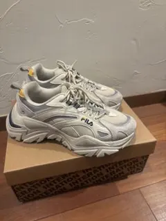 FILA フィラ BTSコラボ スニーカー イントレーションライト 24cmのサムネイル