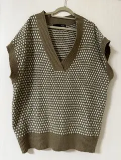 【SUGAR SPOON】千鳥柄風 ニットベスト オリーブグリーン