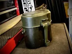 武骨なミリタリー 飯盒 アルミ製 オリーブドラブ 中蓋付 キャンプ 焚火のサムネイル