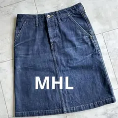 MHL.（エムエイチエル）CANTOMOVERALLSのデニム膝丈スカート 26のサムネイル