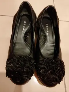 REGAL コサージュ付きバレエパンプス22.5cm 黒