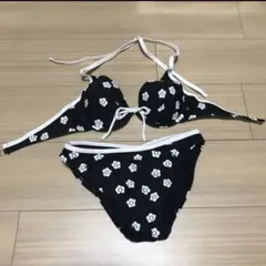 【週末値下げ】マリークワント　ブラック花柄セパレート水着