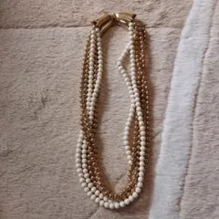 ホワイトゴールドビーズ多重ネックレス