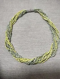 緑と黄色のビーズ 多層ネックレス