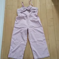 リボン付きピンクオーバーオール