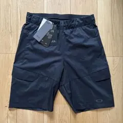 OAKLEY カーゴハーフパンツ　Lサイズ　未使用品のサムネイル