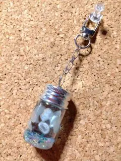 レジンアート、瓶入りクラゲのキーホルダー