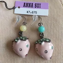 アナスイ 花柄こぶたモチーフのピアス - メルカリ