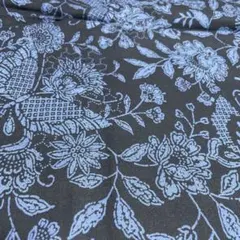 紺地 に水色花柄 生地 約110cm幅×150cm