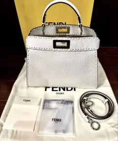 かめこ様 新品 未使用 フェンディ　FENDI ピーカブー　スモール