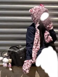 【最終値下げ】Hello Kitty マフラー一体型 ピンクのサムネイル