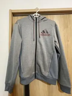 adidas グレー パーカー