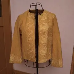 刺繍　ジャケット　七分袖 ノーカラー　マスタードカラー