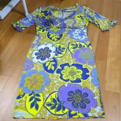 ungaro fever☆レトロ調花柄フリルワンピース　イタリア製のサムネイル