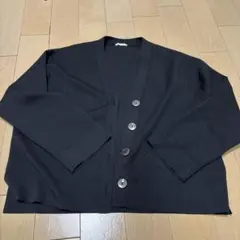 ボタン付きニットカーディガン（ブラック）