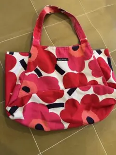 marimekko フラワーパターン トートバッグ　マザーズバッグ