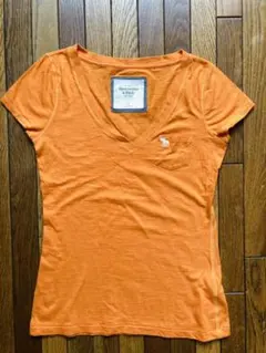 〈お買得美品〉アバクロ　レディースTシャツ