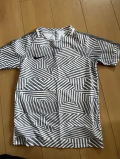 Nike Dri-FIT ジオメトリックシャツとユベントスショーツセット