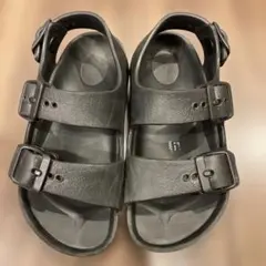 ※サイズ不明瞭　BIRKENSTOCK ブラック サンダルのサムネイル