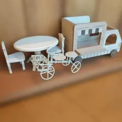 ナチュラルキッチン 自転車、キッチンカー、テーブルセット