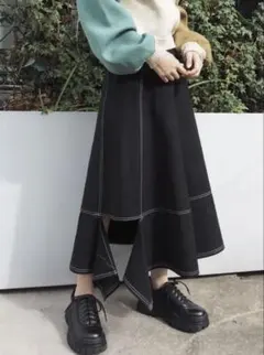 【新品タグ付き】MURUA ヘムカットフレアスカートのサムネイル
