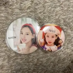 TWICE　ナヨン　チェヨン　缶バッチ twice ナヨン ナブリー 缶バッジ 缶バッチケース - メルカリ