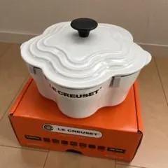 レア 新品 LE CREUSET ガーリック ココット デューン 22cm - メルカリ