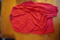 ユニクロ　赤 Vネック ニットセーター