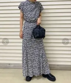 Mila Owen フレンチスリーブドレープワンピース