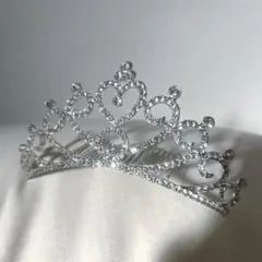 シルバー 銀　ハート形 キラキラティアラ　結婚式　ドレス