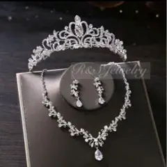 ハートティアラ王冠＆ネックレス＆ピアスorイヤリング結婚式ウェディングブライダル